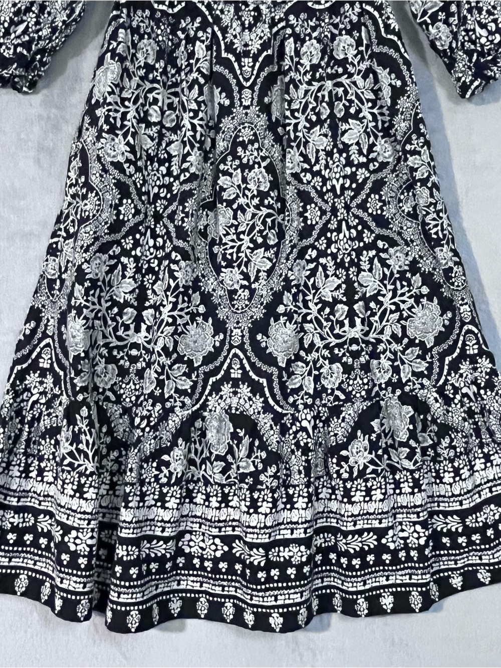 The Pioneer Woman Black White Floral Smocked Midi Dress Milkmaid Boho - Picture 3 of 9
